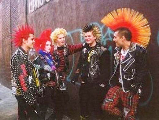 Leia mais sobre o artigo Vem ver porque a moda punk is not Dead!
